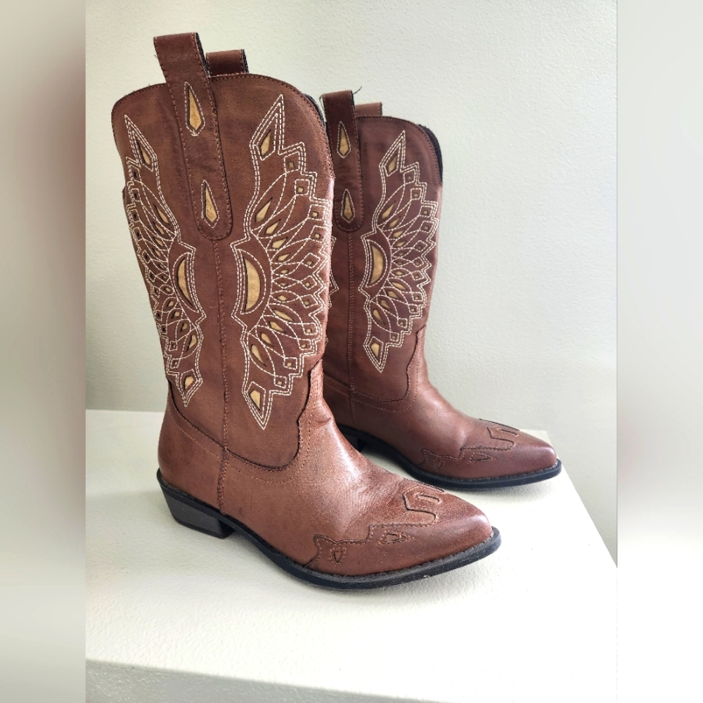 Coconuts brand Bandalaro style cowgirl/cowboy boots ladies size 6.5